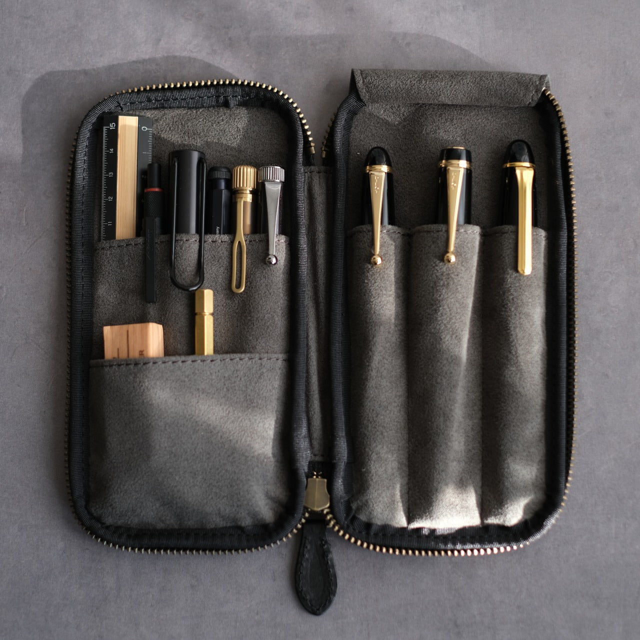 <tc>Zip pencil case for those who are particular about stationery, Tochigi leather, made in Japan </tc>