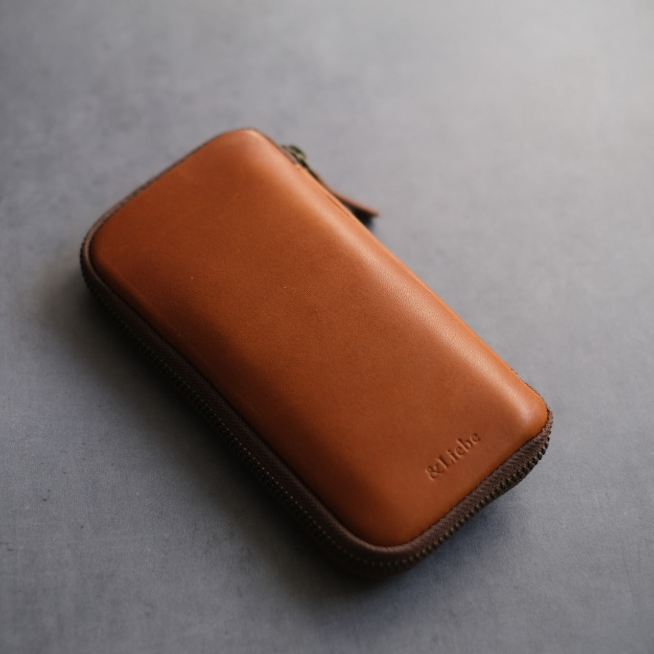<tc>Zip pencil case for those who are particular about stationery, Tochigi leather, made in Japan </tc>