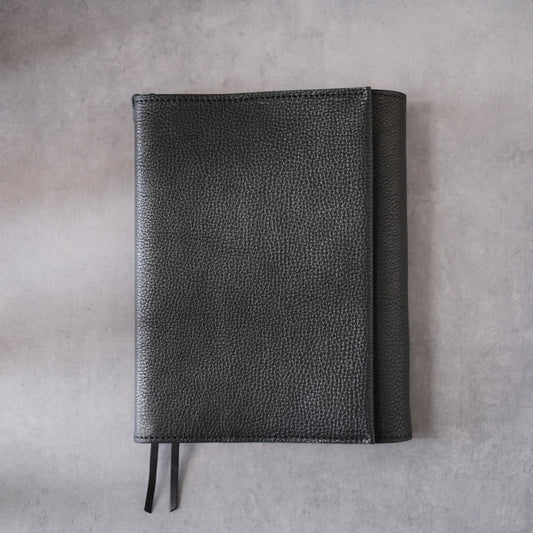 【ペブルヌメ】ペンを持ち歩く手帳カバー A5サイズ