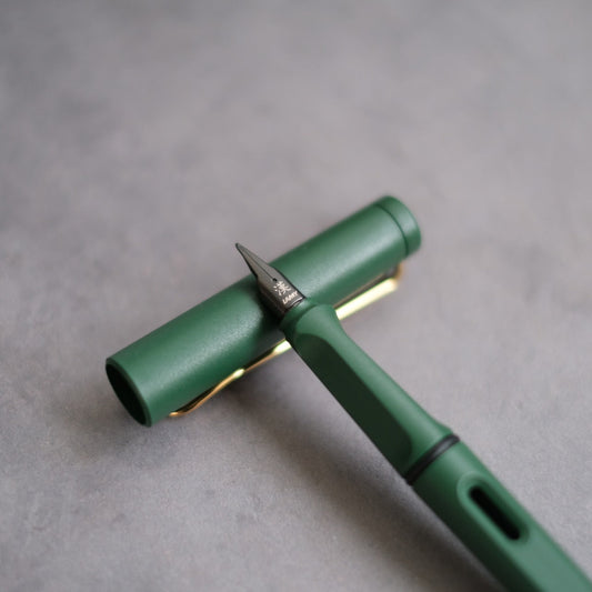 金ペンと鉄ペンの違いとは？書き味や特徴を徹底解説！