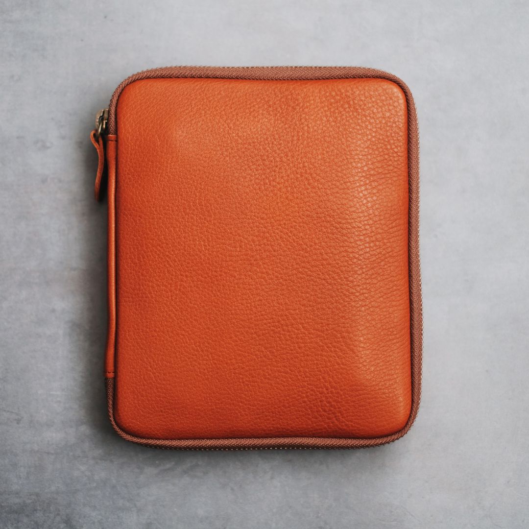 【ペブルヌメ】ペン好きの宝石箱　10本差しジップペンケース