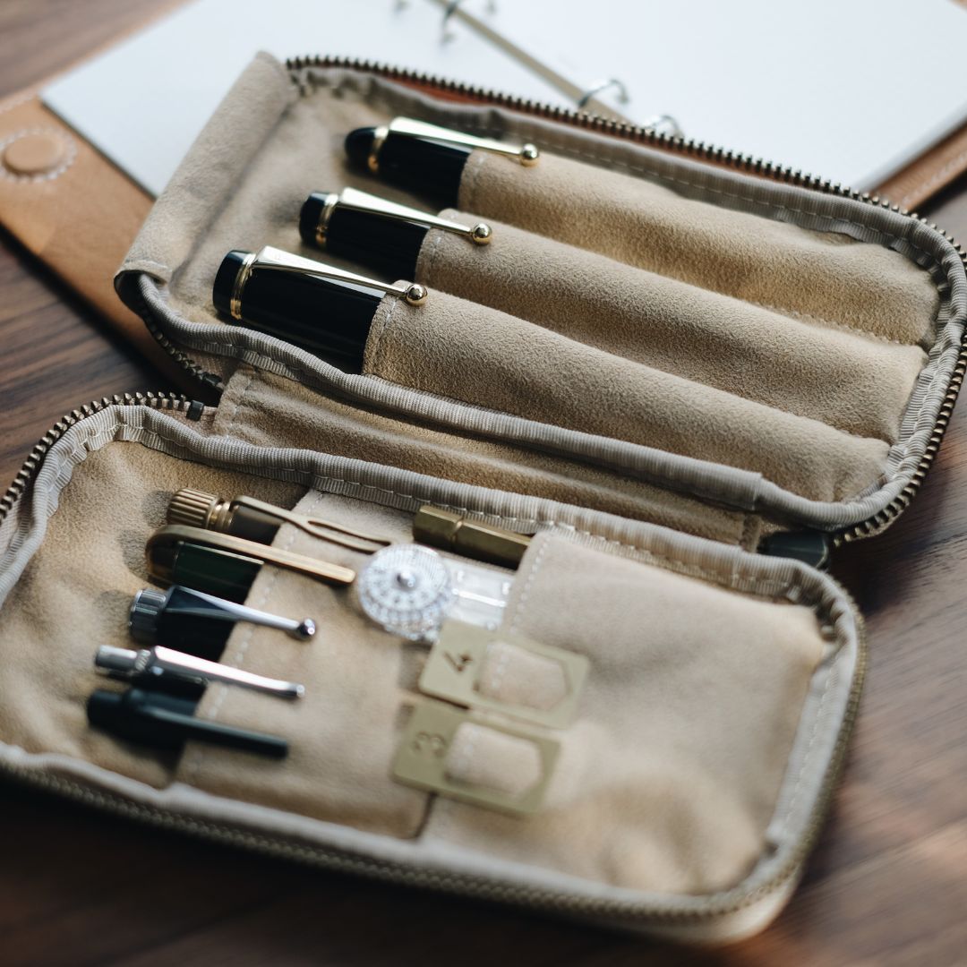<tc>Zip pencil case for those who are particular about stationery, Tochigi leather, made in Japan </tc>