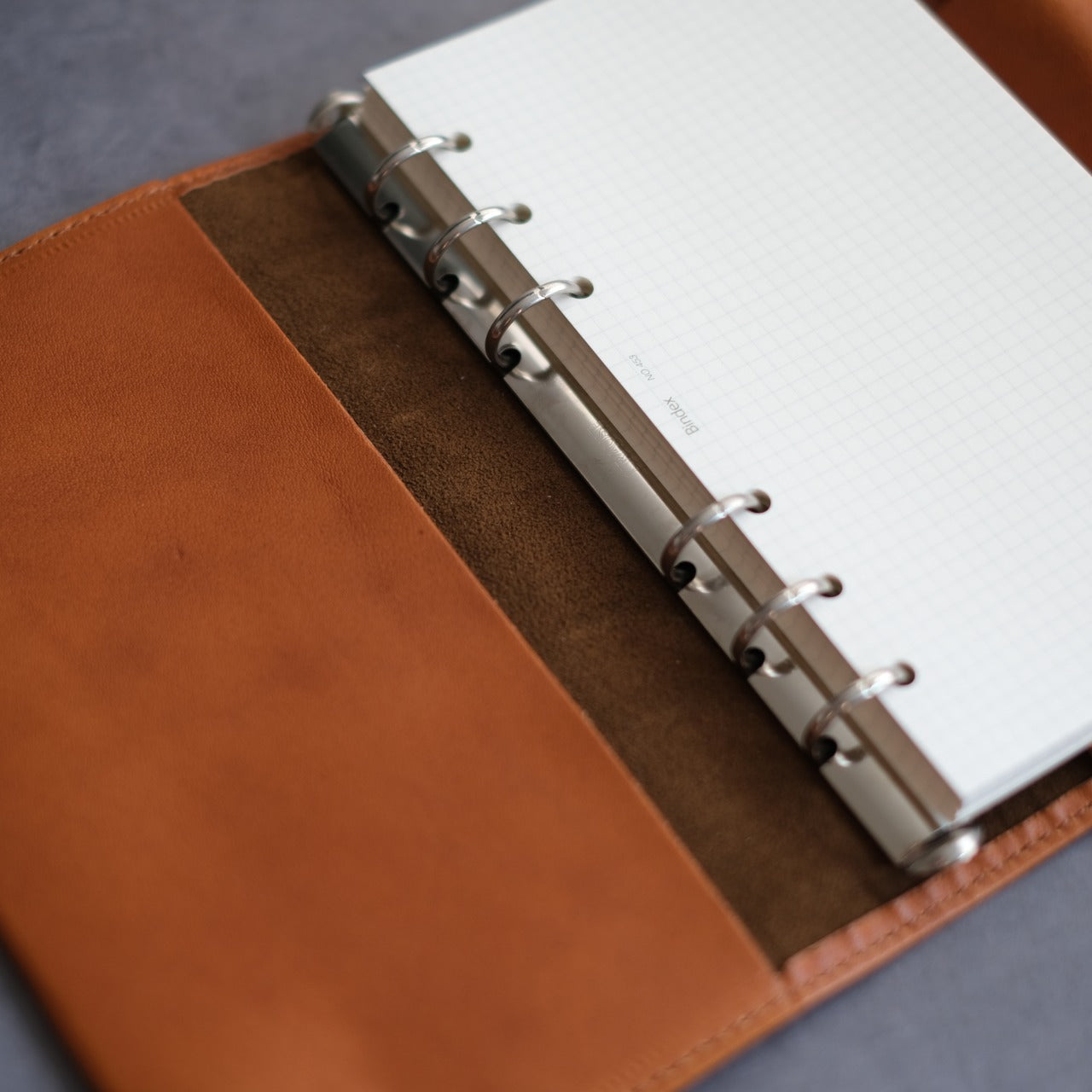 System notebook for carrying your favorite pen, Bible size, 16mm ring, Tochigi leather, made in Japan