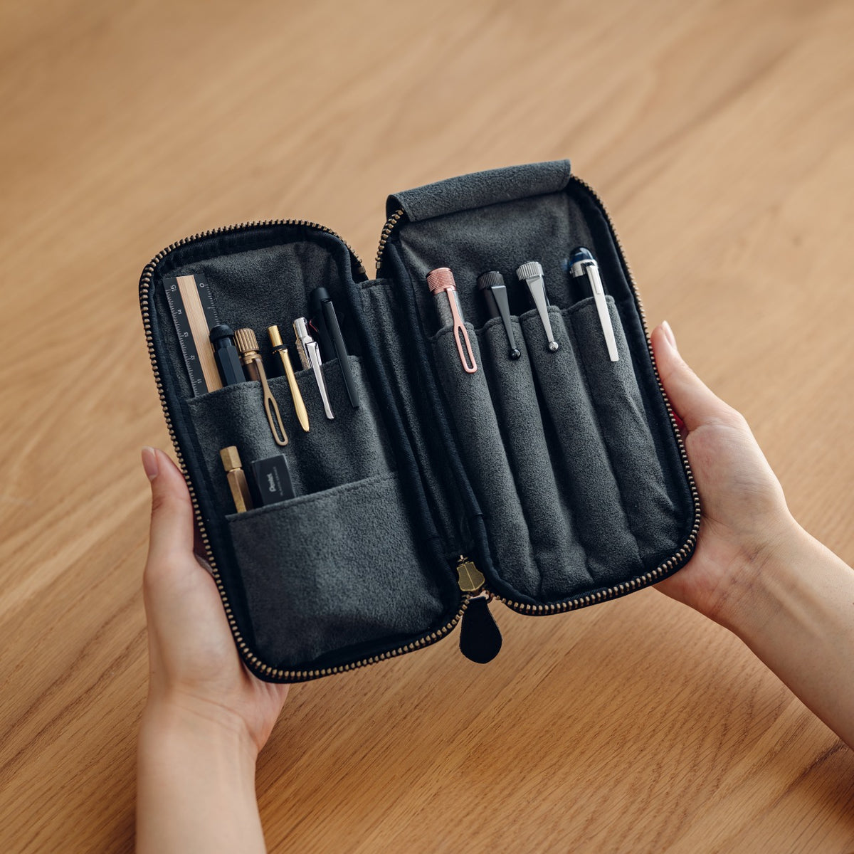 4-Slot Zipper Pen Case [Tochigi Leather]