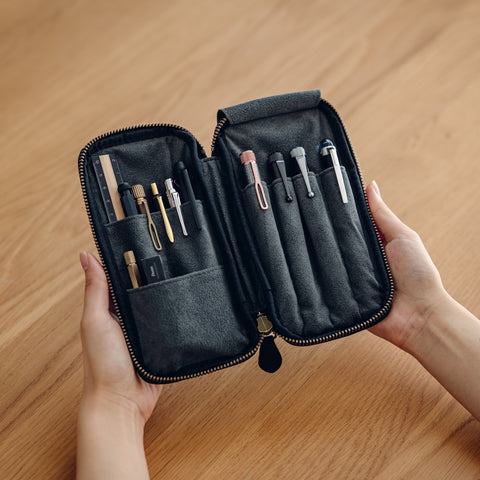 【3月中旬から下旬再販予定】【ペブルヌメ】4本差しジップペンケース