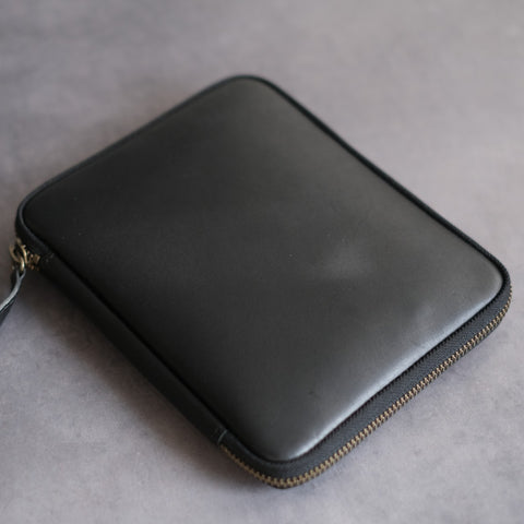 “Every time you open it, your heart flutters” Stationery pouch [Tochigi Leather]