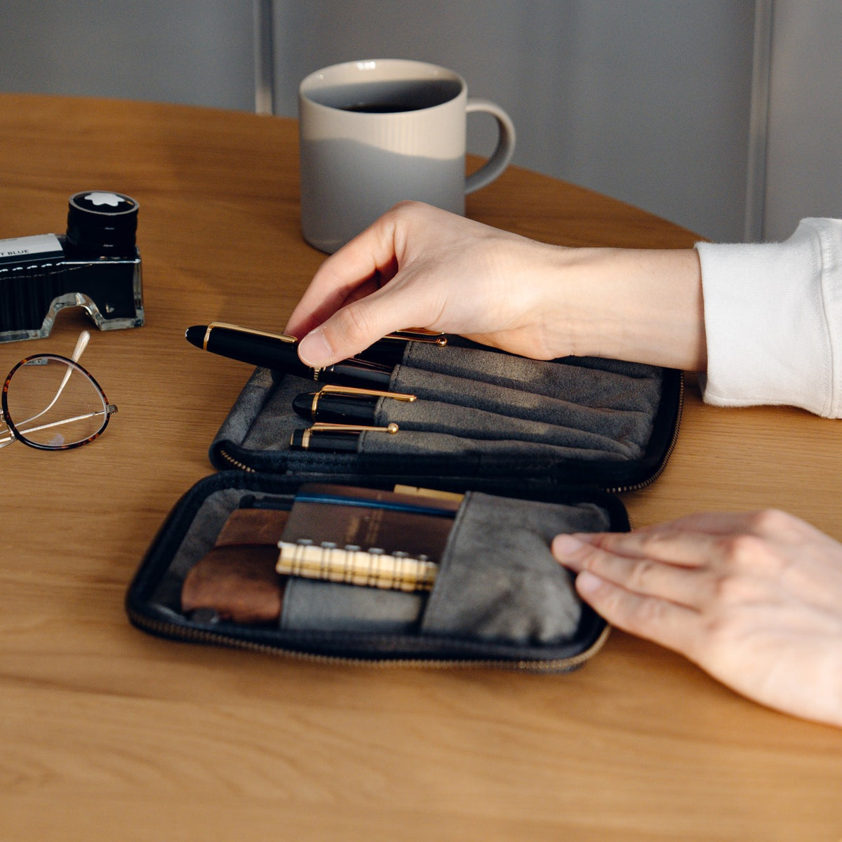 「開くたび、ときめく」　文具ポーチ　【栃木レザー】