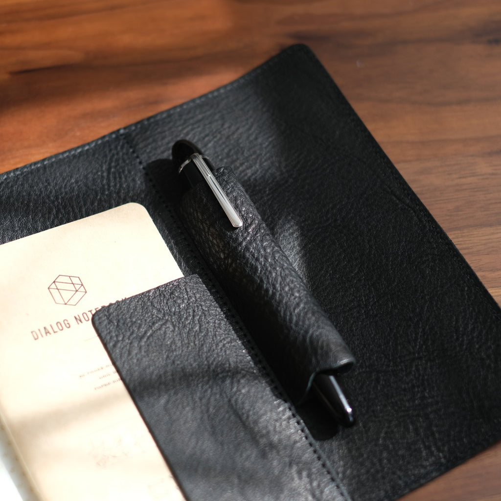 【ペブルヌメ】ペンを持ち歩く　ほぼ日weeks対応カバー　weeks MEGA対応　