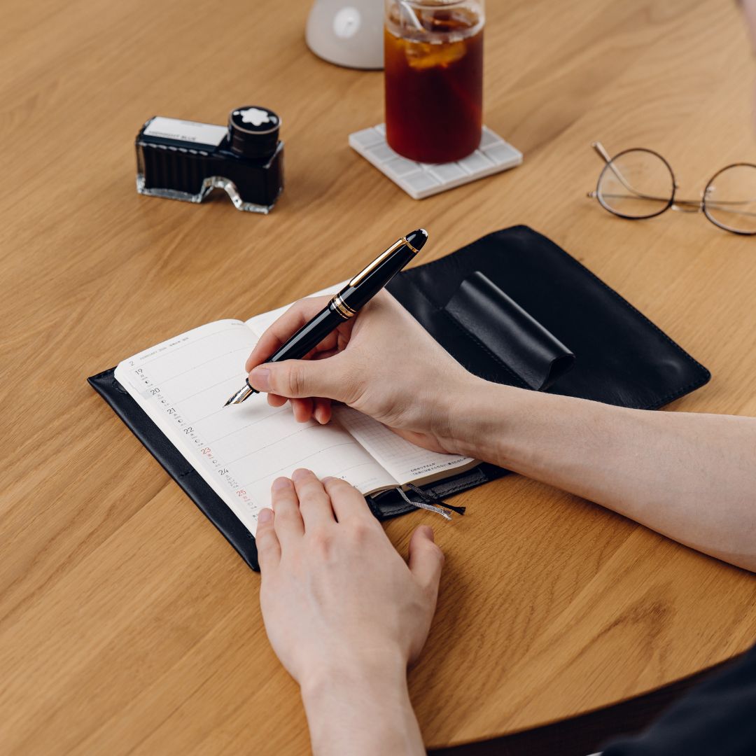Hobonichi Weeks Cover for Carrying Your Pen Weeks MEGA Compatible Tochigi Leather Made in Japan
