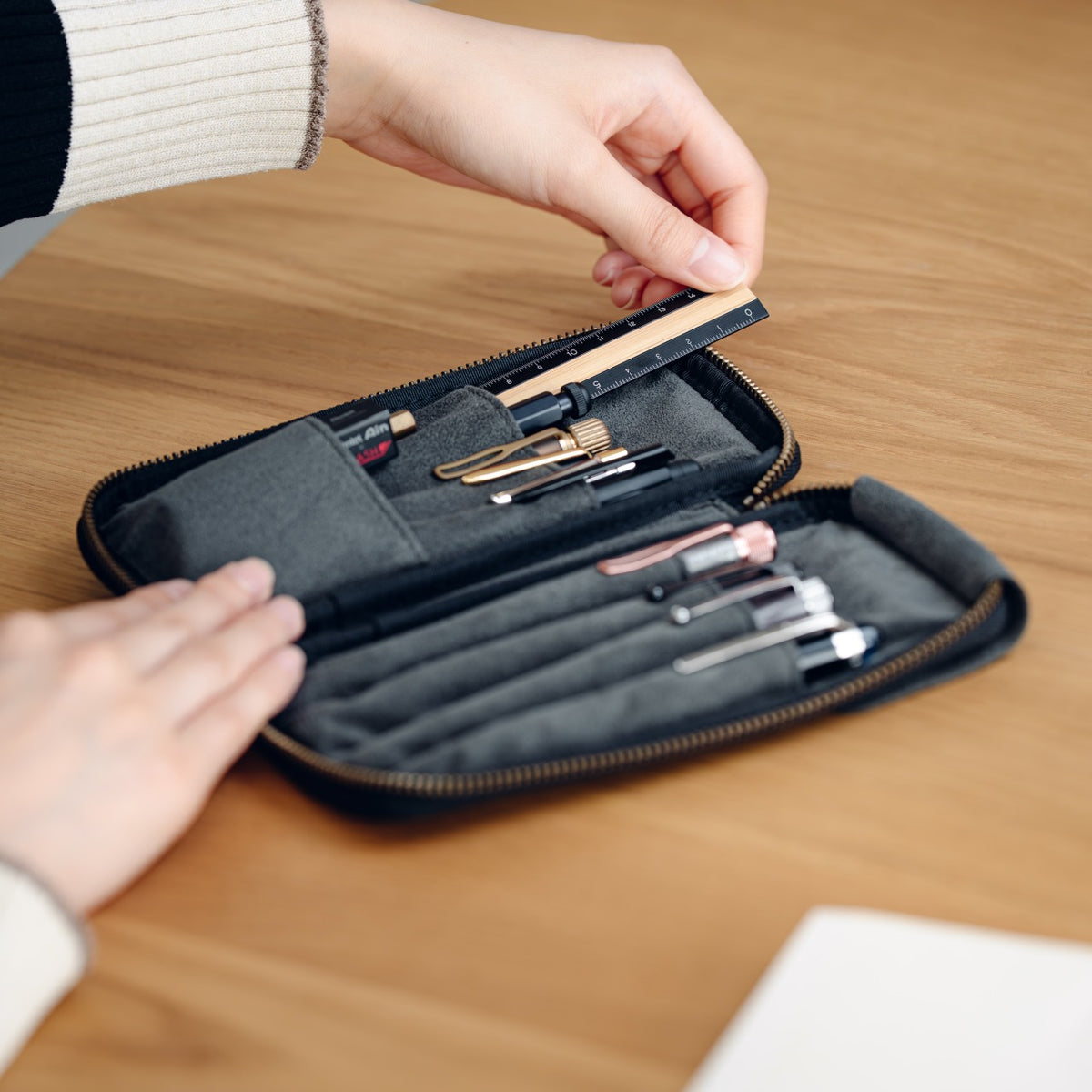4-Slot Zipper Pen Case [Tochigi Leather]