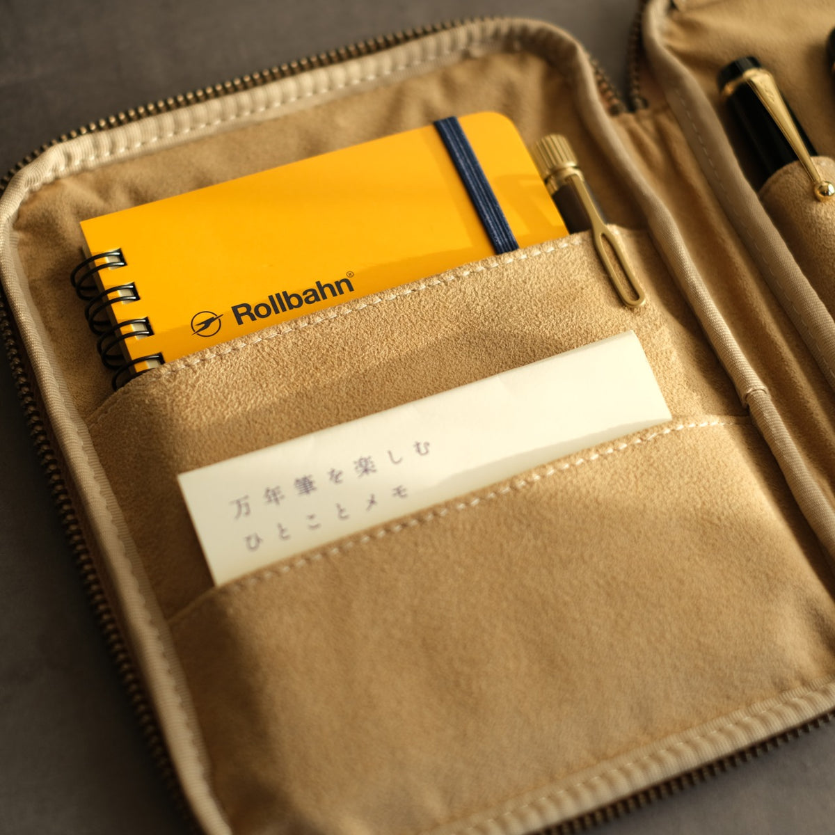 「開くたび、ときめく」　文具ポーチ　【栃木レザー】