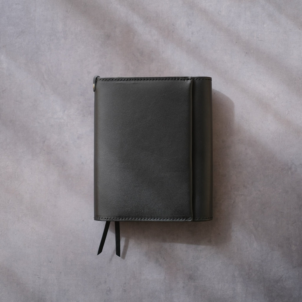 Notebook cover for carrying a pen, A6 size, Tochigi leather, made in Japan