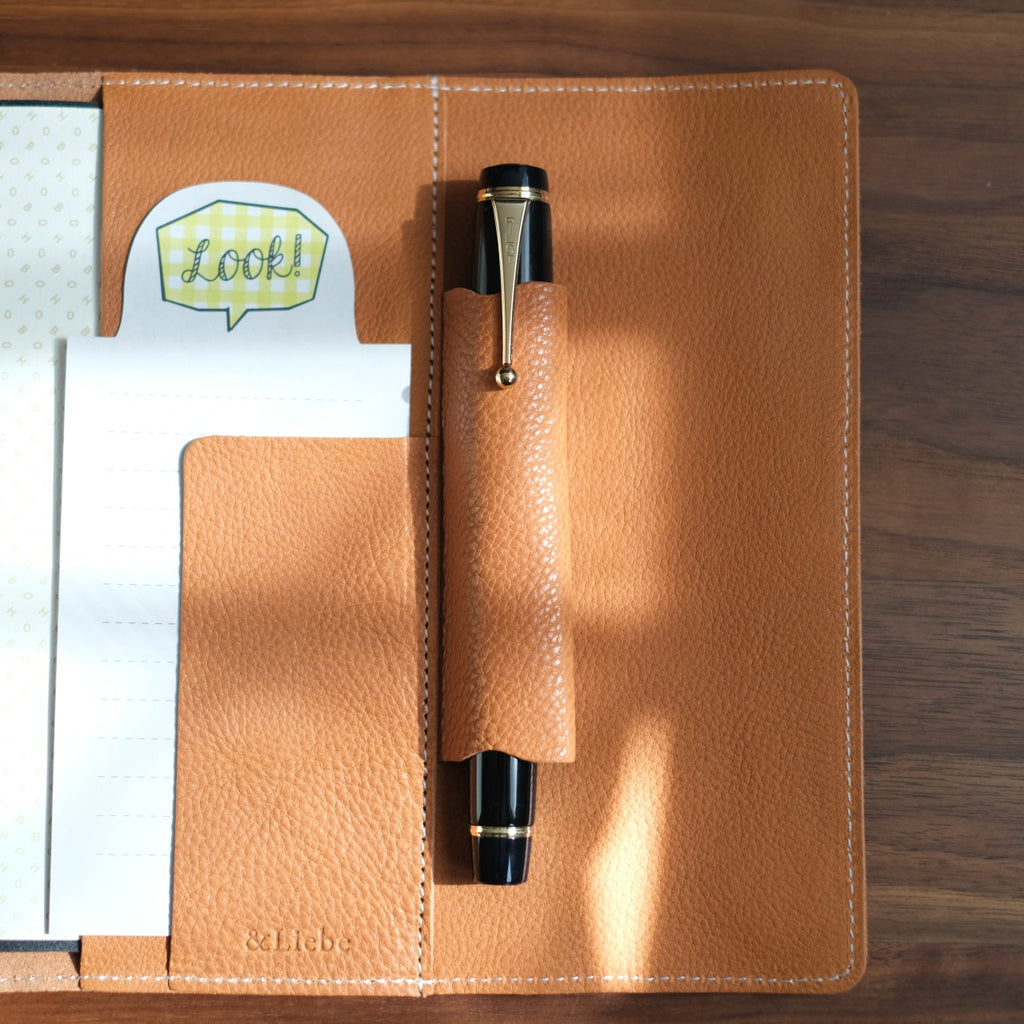 【ペブルヌメ】ペンを持ち歩く　ほぼ日weeks対応カバー　weeks MEGA対応　