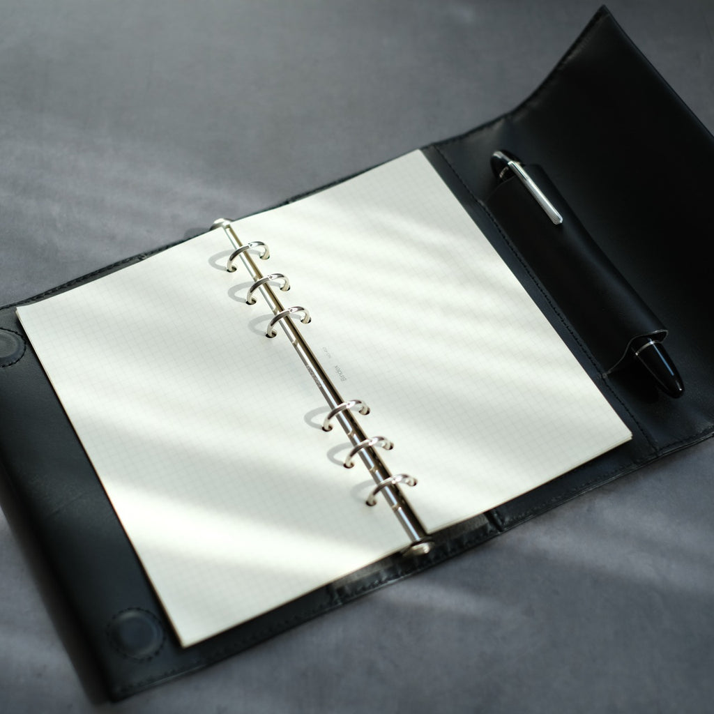 System notebook for carrying around a pen, Bible size, 16mm ring [Tochigi leather]