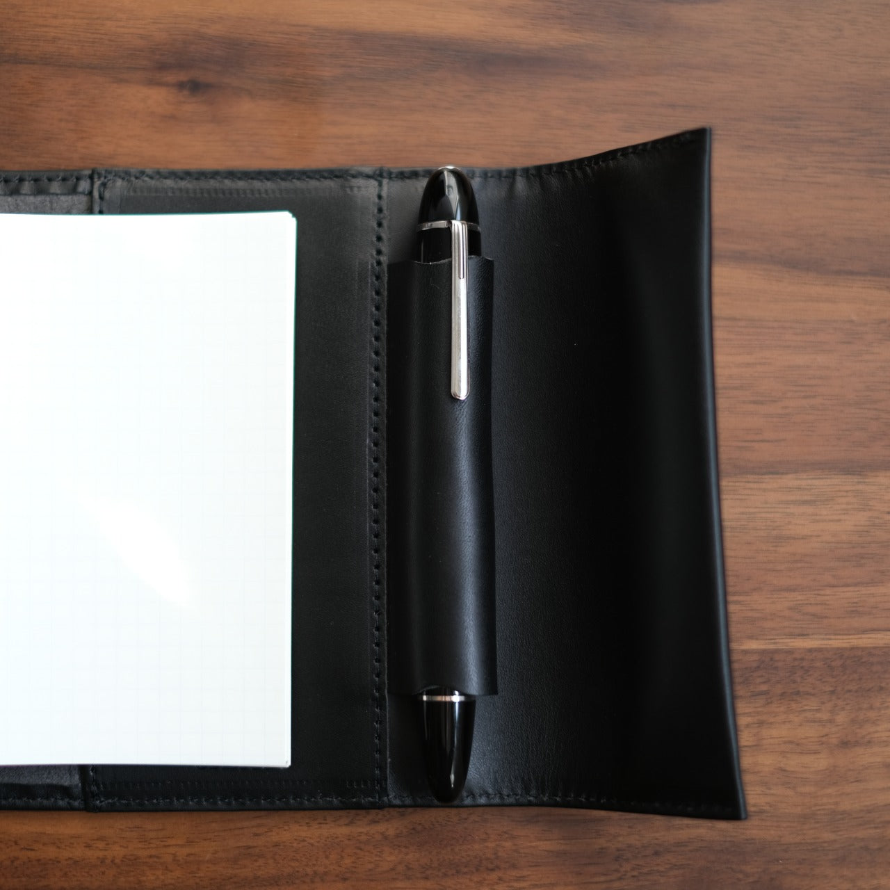 System notebook for carrying your favorite pen, M6 size, 13mm ring, Tochigi leather, made in Japan