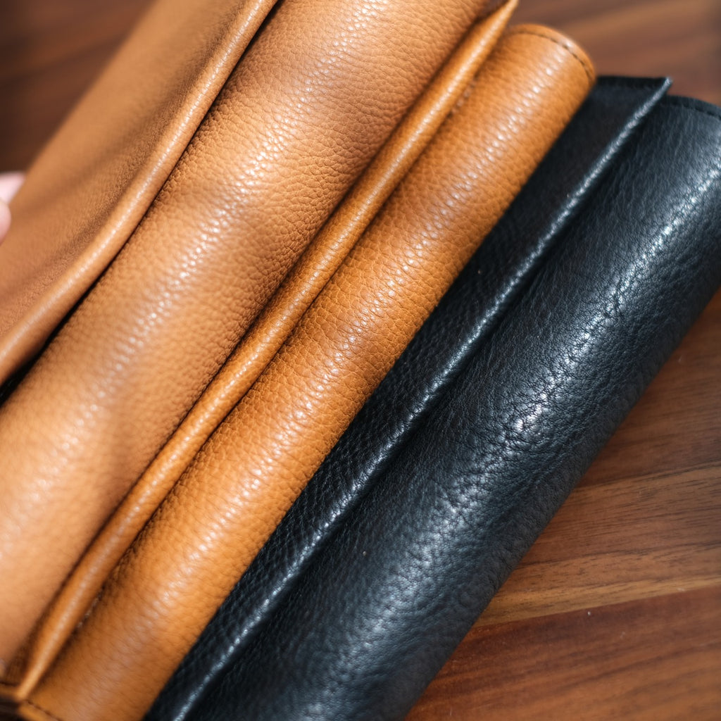 【ペブルヌメ】ペンを持ち歩く　ほぼ日weeks対応カバー　weeks MEGA対応　