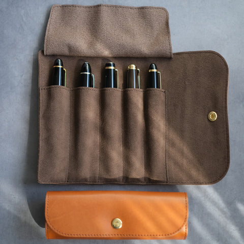 Roll pen case to protect and show off your precious pens, Tochigi leather, made in Japan