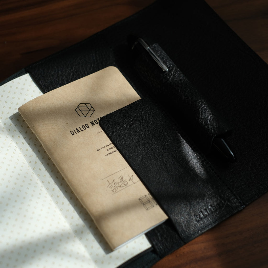 【ペブルヌメ】ペンを持ち歩く　ほぼ日weeks対応カバー　weeks MEGA対応　