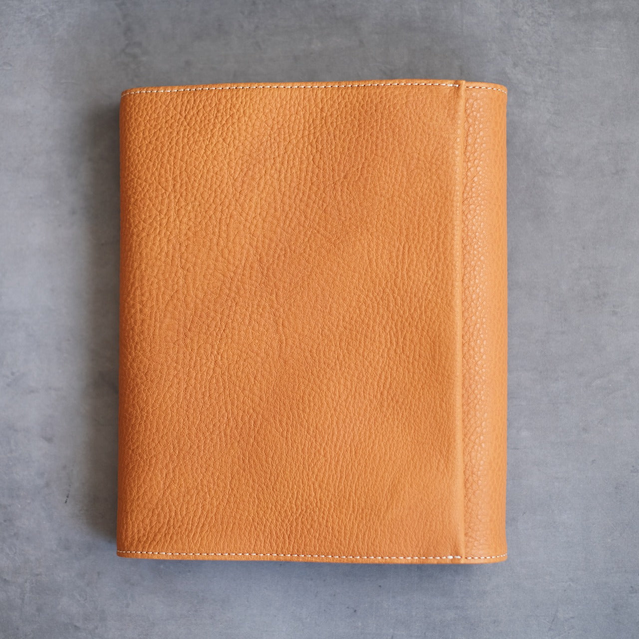 【ペブルヌメ】ペンを持ち歩くシステム手帳　A5サイズ　16mmリング　