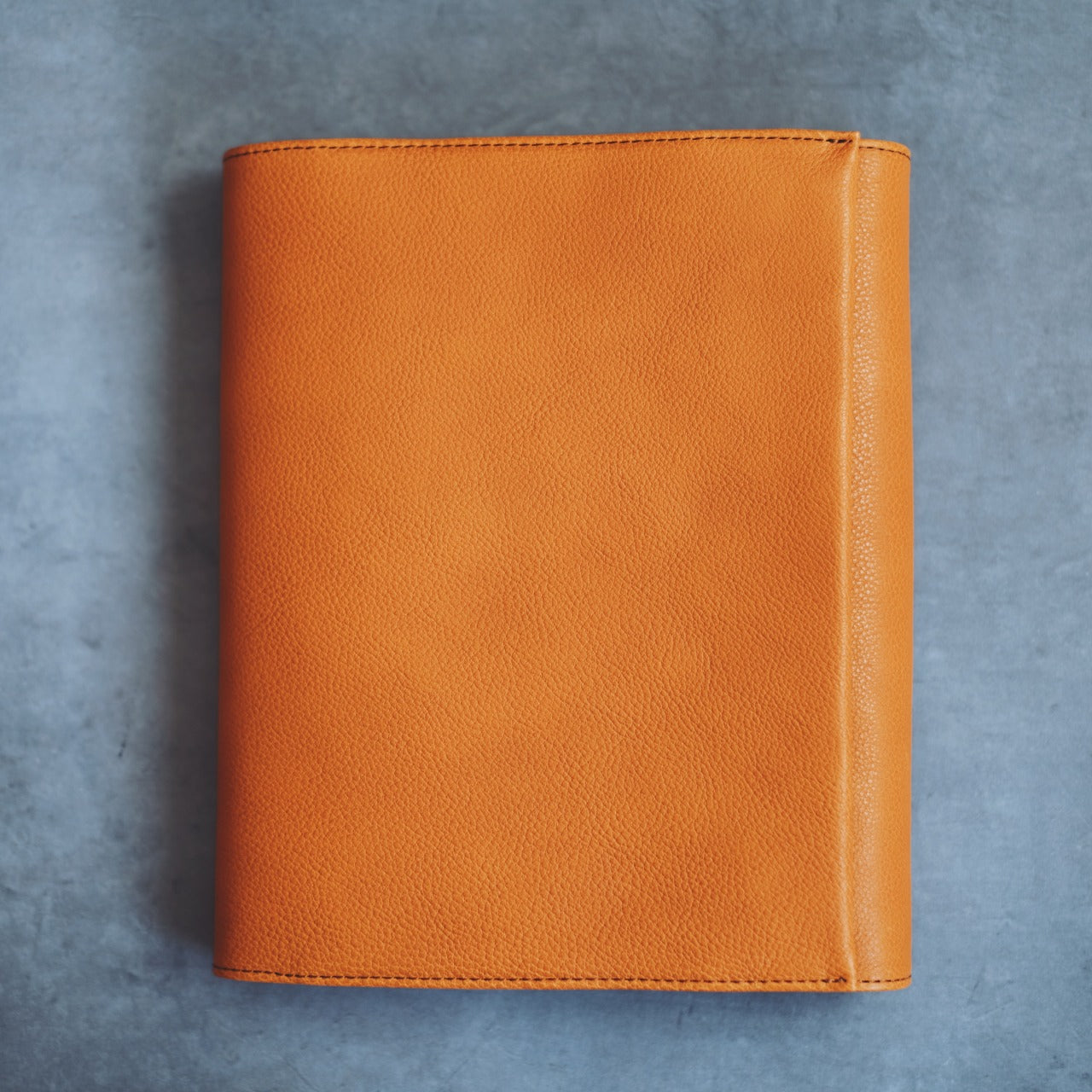 【ペブルヌメ】ペンを持ち歩くシステム手帳　A5サイズ　16mmリング　