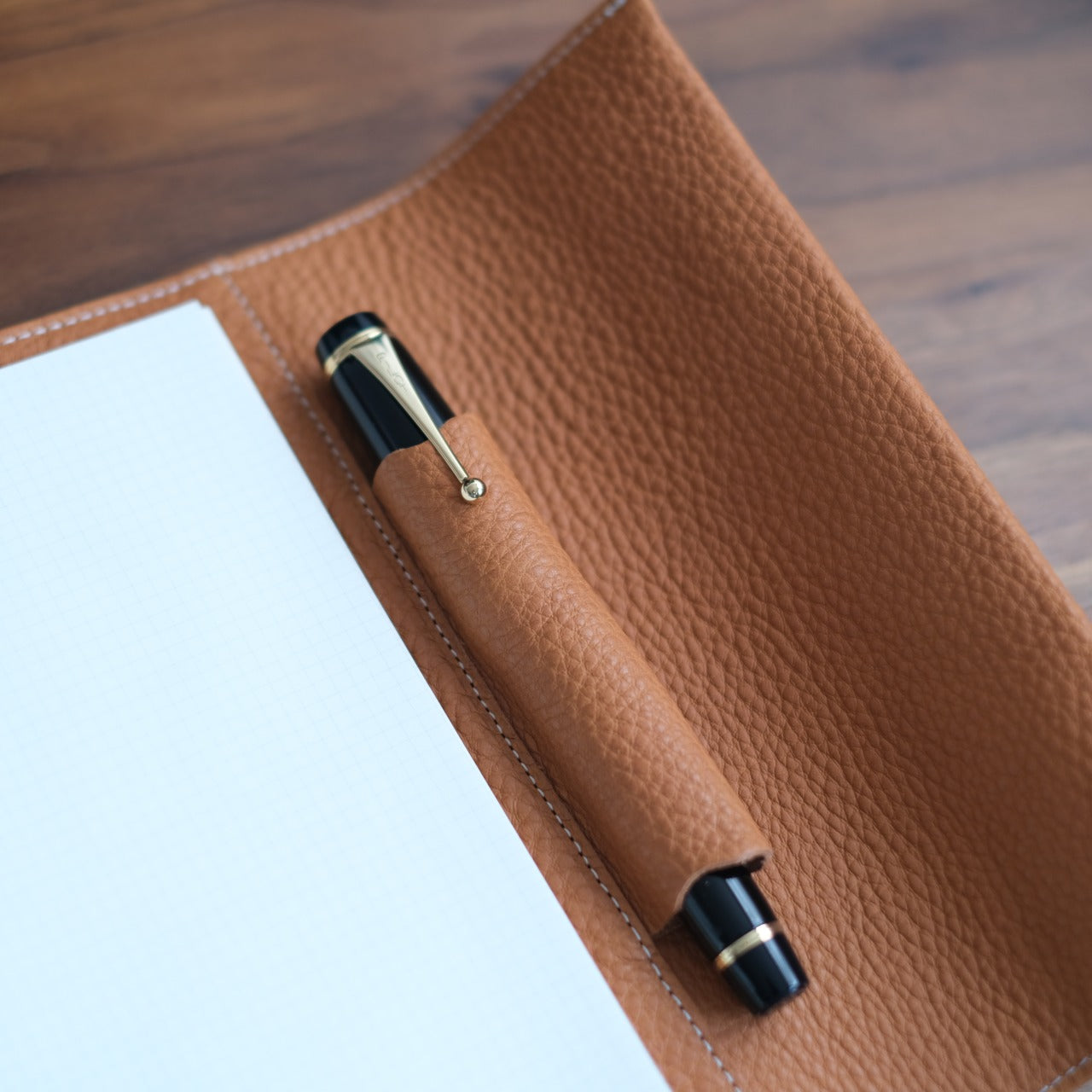 【ペブルヌメ】ペンを持ち歩くシステム手帳　A5サイズ　16mmリング　