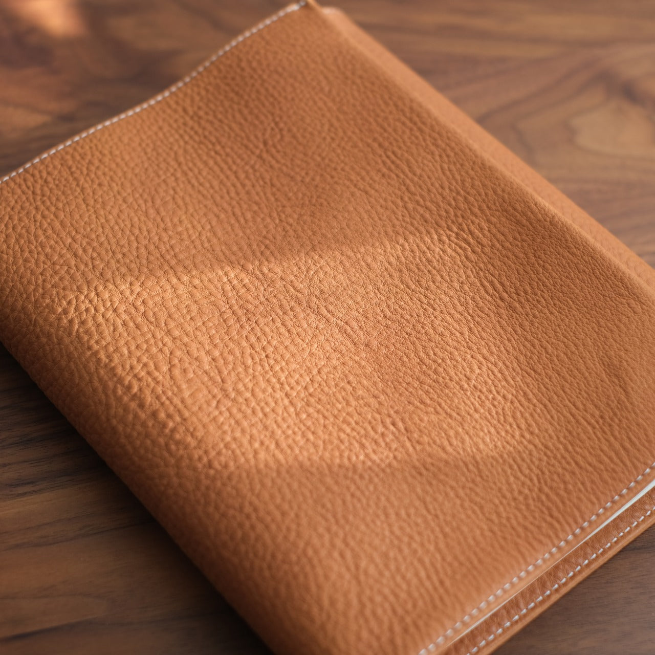 【ペブルヌメ】ペンを持ち歩くシステム手帳　A5サイズ　16mmリング　