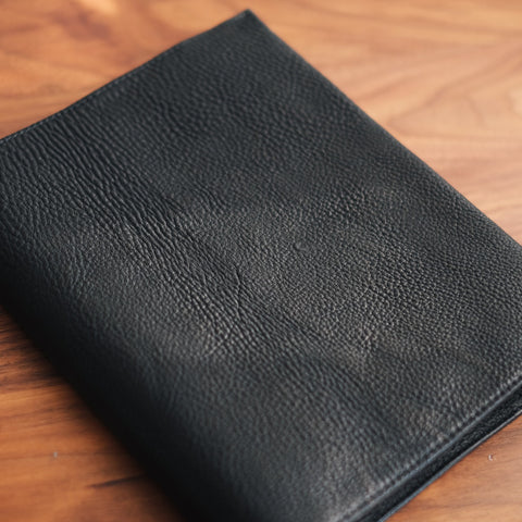 【ペブルヌメ】ペンを持ち歩くシステム手帳　A5サイズ　16mmリング　