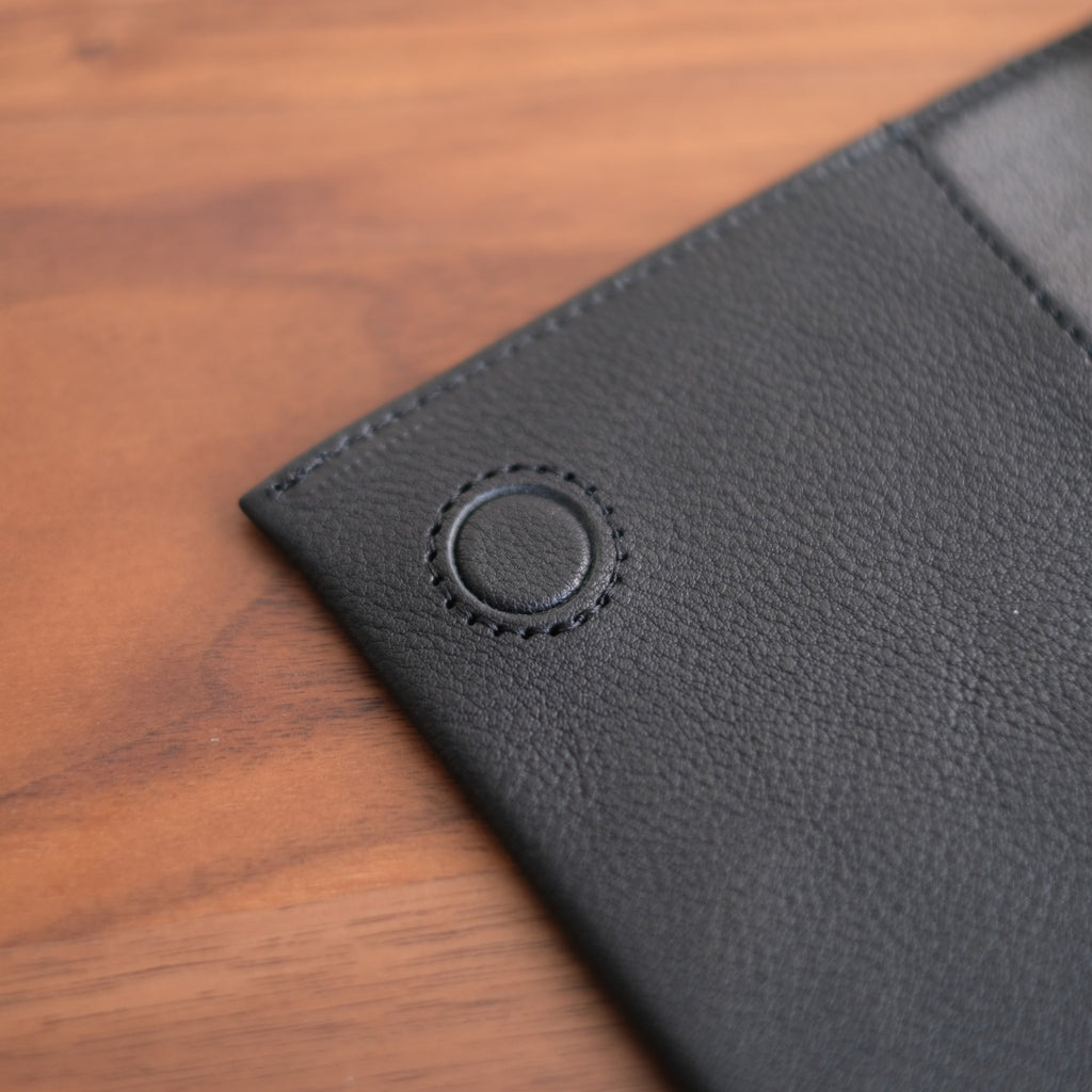 【ペブルヌメ】ペンを持ち歩くシステム手帳　バイブルサイズ　16mmリング　