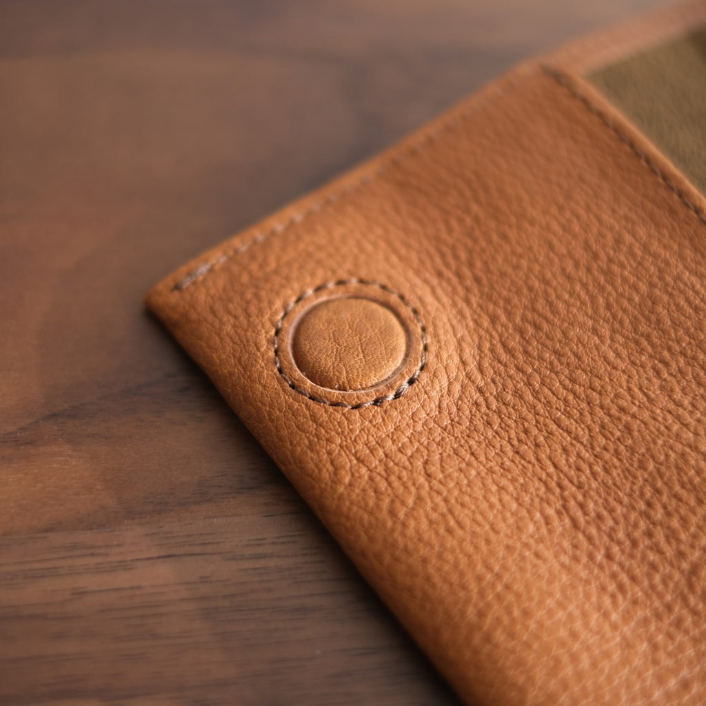 【ペブルヌメ】ペンを持ち歩くシステム手帳　M6サイズ　13mmリング　