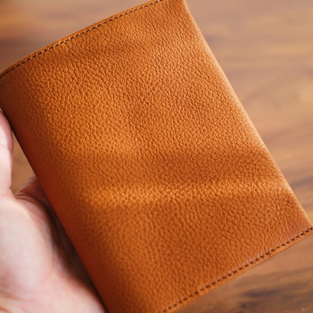 【ペブルヌメ】ペンを持ち歩くシステム手帳　M6サイズ　13mmリング　