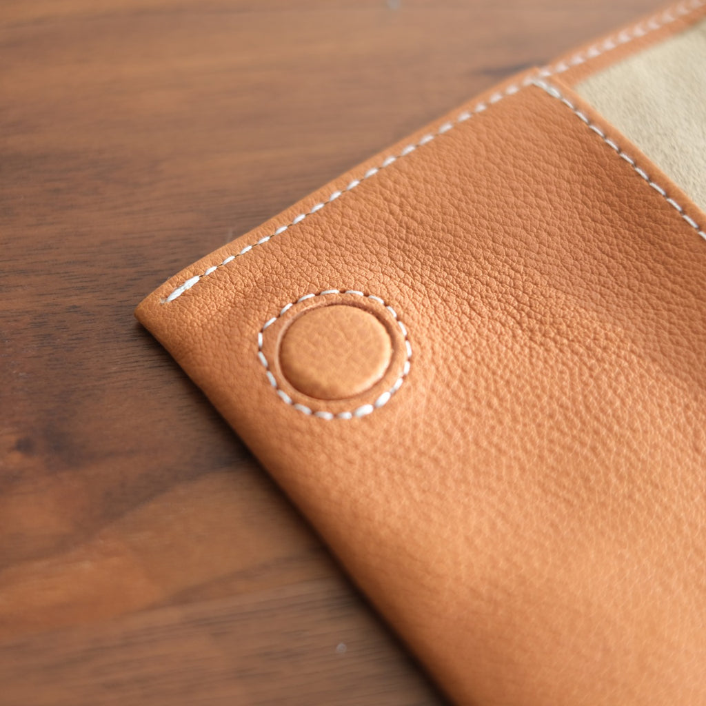 【ペブルヌメ】ペンを持ち歩くシステム手帳　M6サイズ　13mmリング　