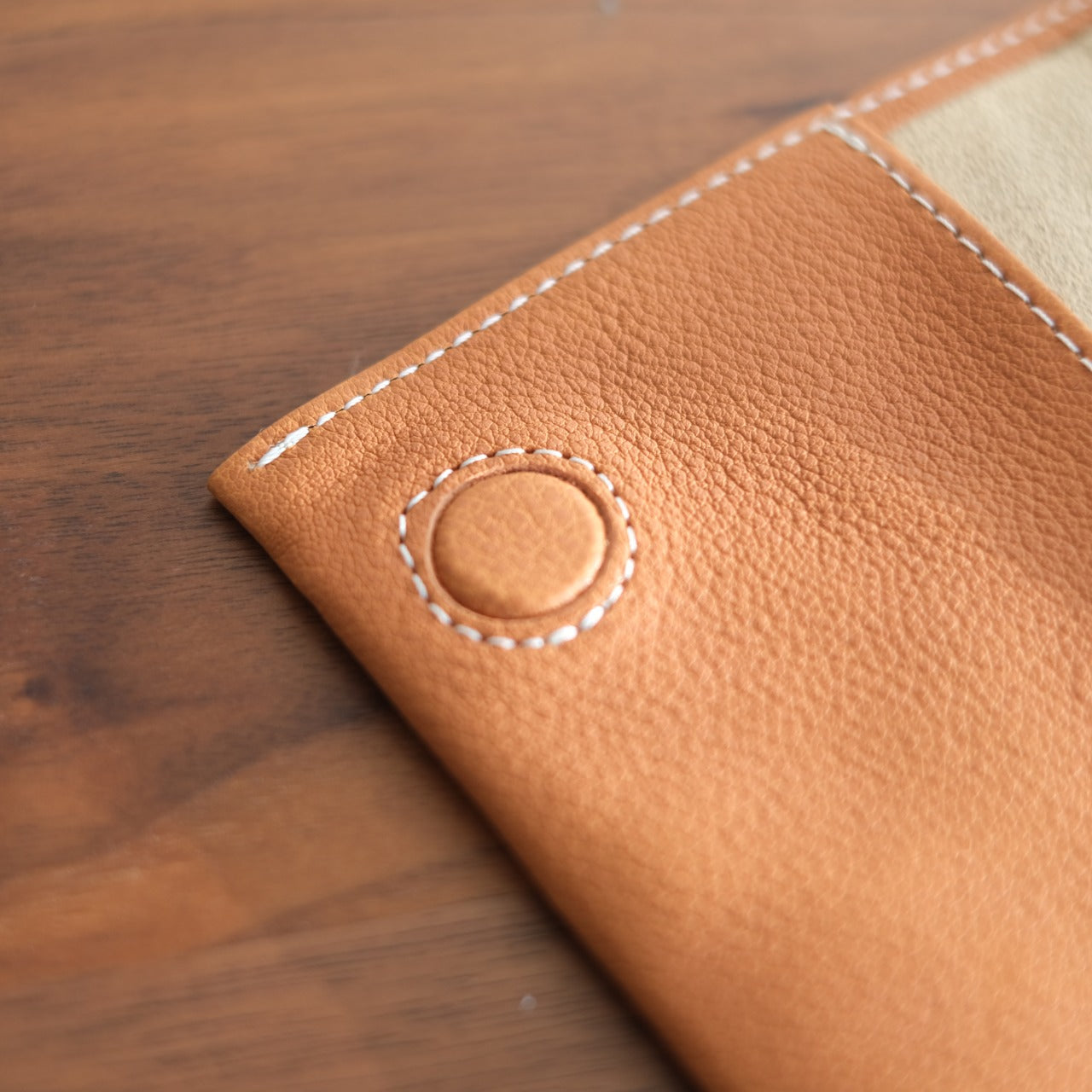 【ペブルヌメ】ペンを持ち歩くシステム手帳　M6サイズ　13mmリング　