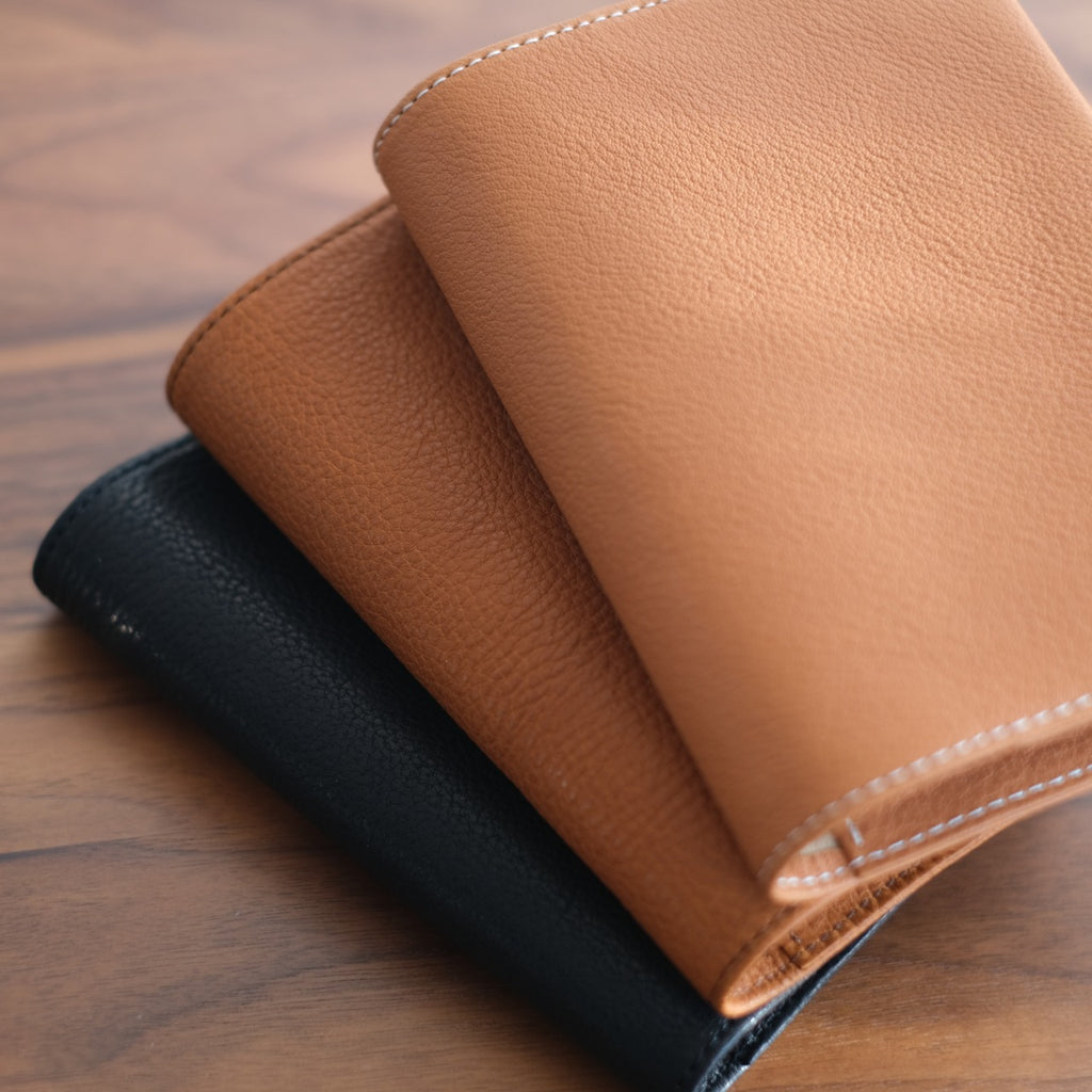 【ペブルヌメ】ペンを持ち歩くシステム手帳　M6サイズ　13mmリング　