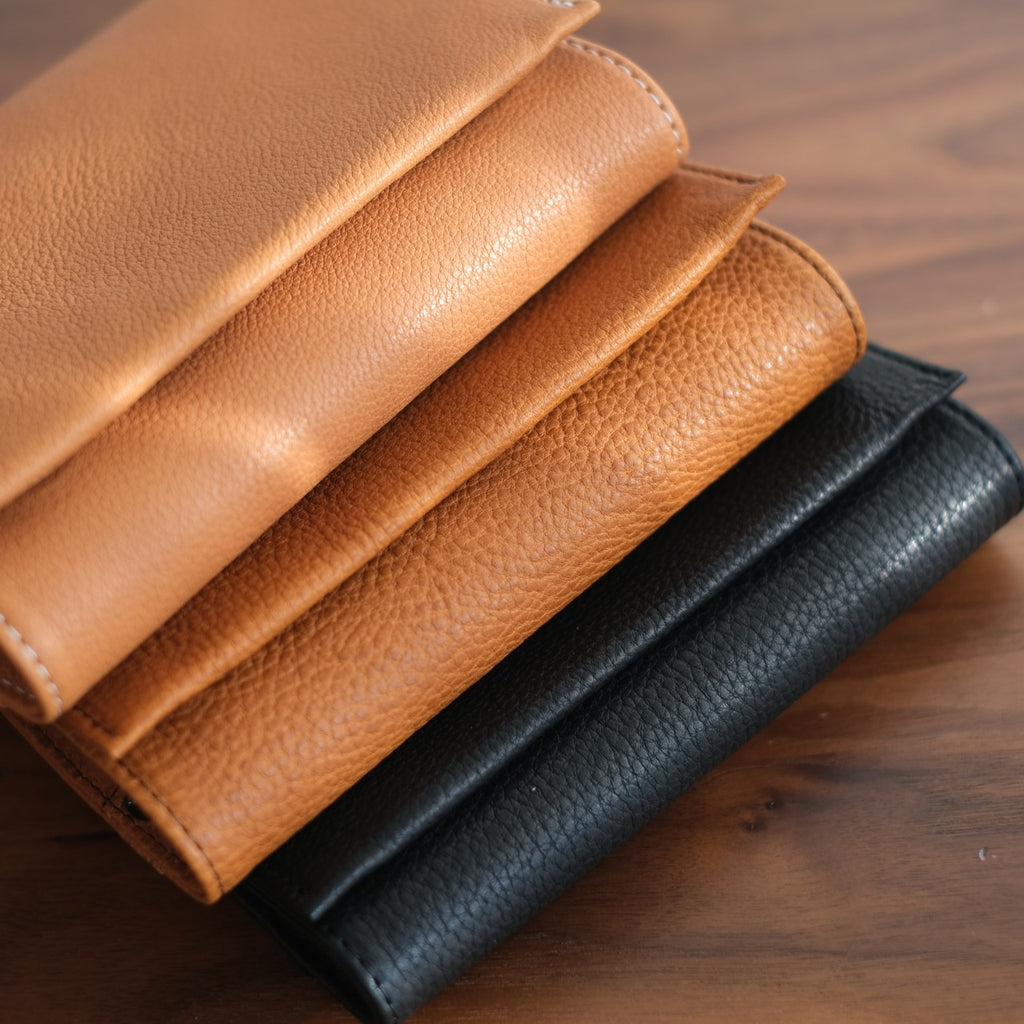 【ペブルヌメ】ペンを持ち歩くシステム手帳　M6サイズ　13mmリング　