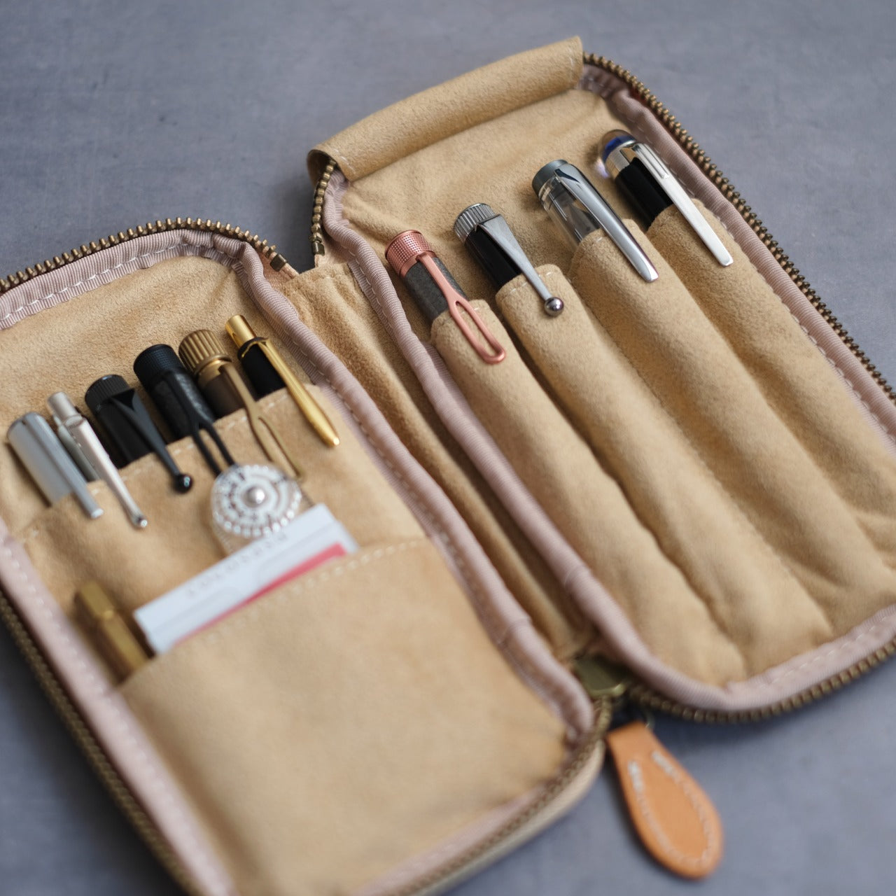 【3月中旬再販予定】4本差しジップペンケース　【栃木レザー】