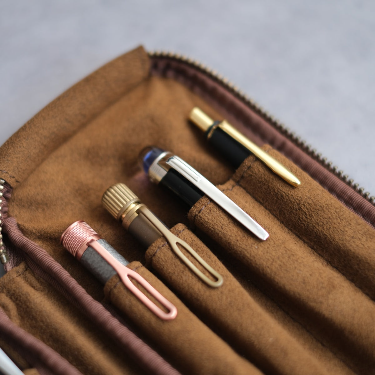 4-Slot Zipper Pen Case [Tochigi Leather]