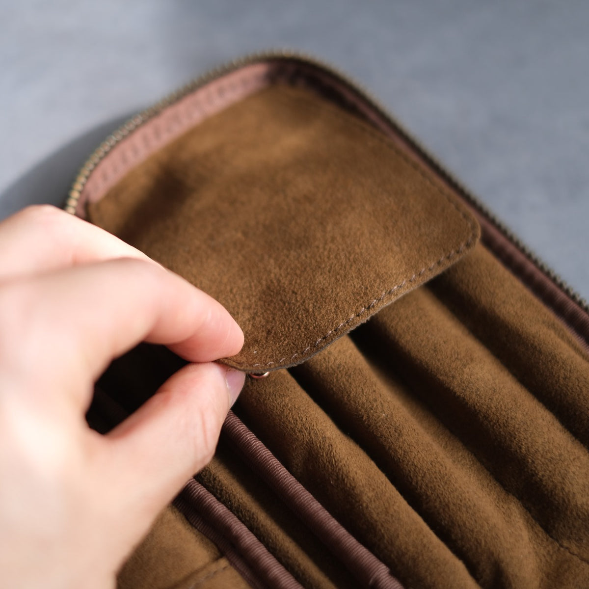 4-Slot Zipper Pen Case [Tochigi Leather]