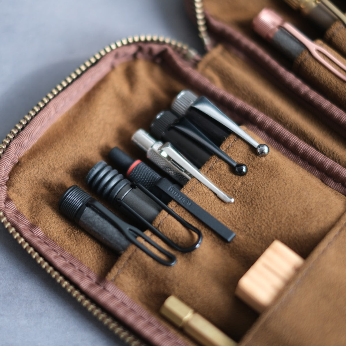 4-Slot Zipper Pen Case [Tochigi Leather]