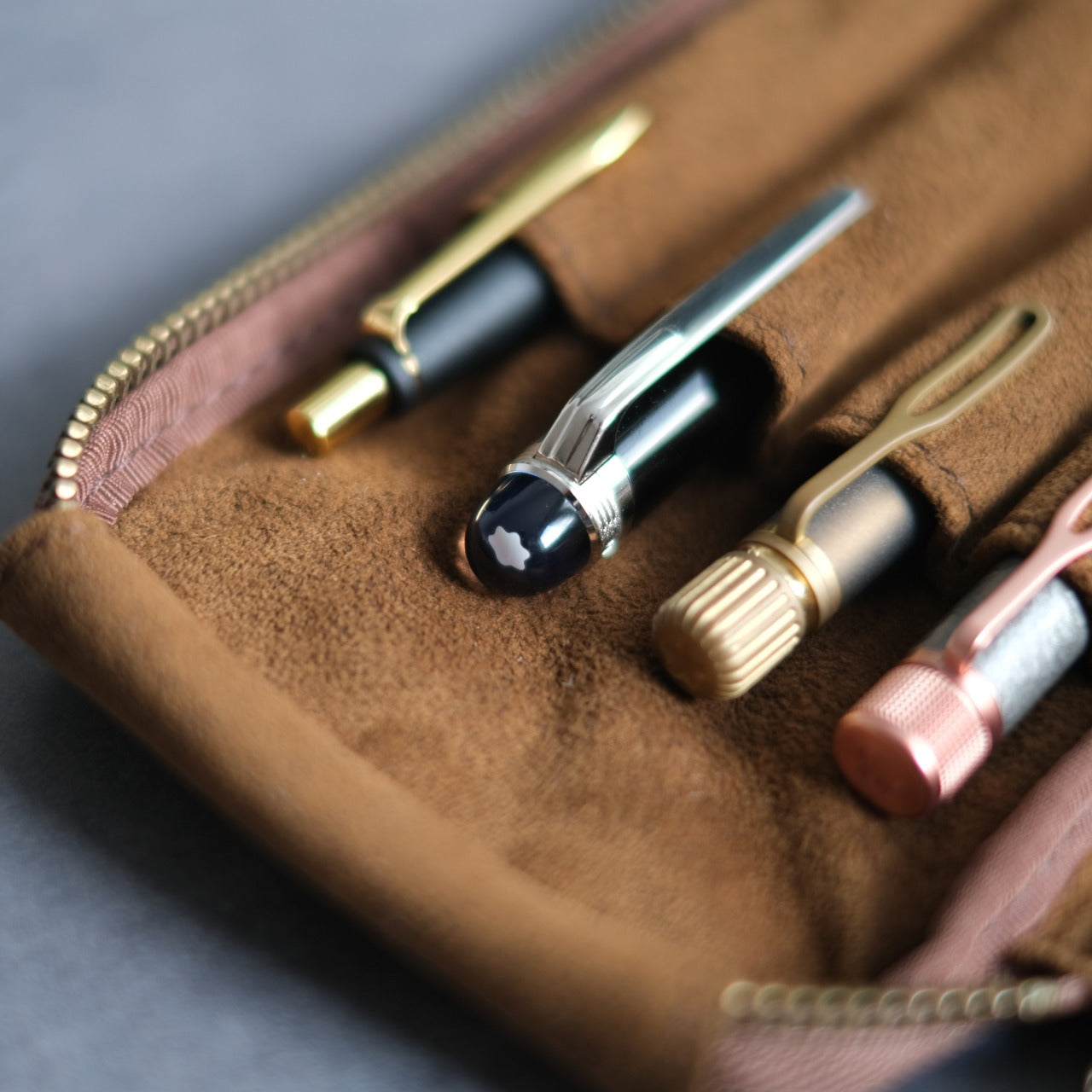 4本差しジップペンケース　【栃木レザー】