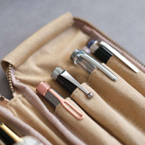 【3月中旬から下旬再販予定】【ペブルヌメ】4本差しジップペンケース