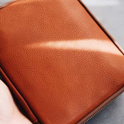 【ペブルヌメ】「開くたび、ときめく」 文具ポーチ