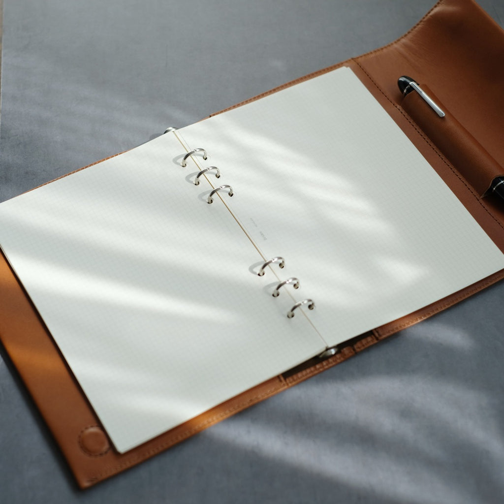 [Sold on 12/27. Shipping after 1/4] System notebook for carrying your favorite pen, A5 size, 16mm ring, Tochigi leather, made in Japan