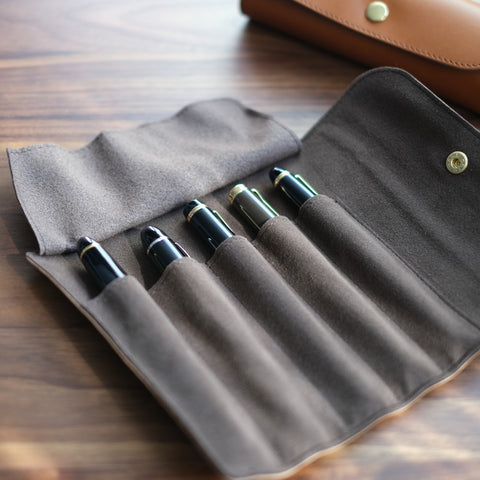 Roll pen case to protect and show off your precious pens, Tochigi leather, made in Japan