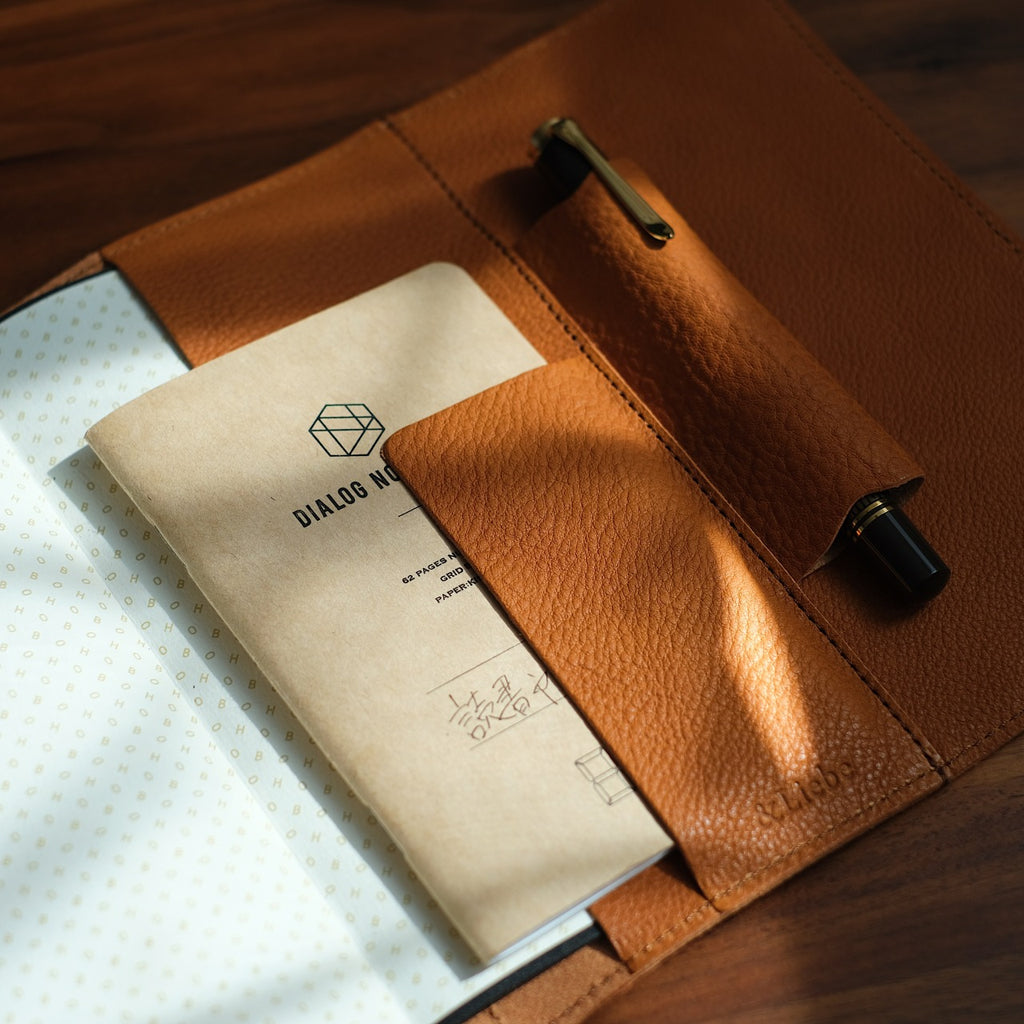 【ペブルヌメ】ペンを持ち歩く　ほぼ日weeks対応カバー　weeks MEGA対応　