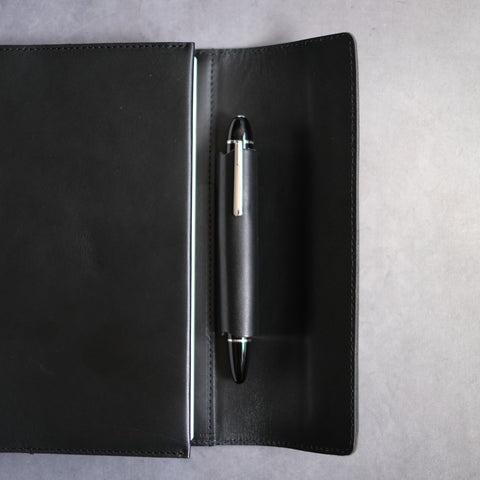 Notebook cover for carrying around a pen, A5 size, Tochigi leather, made in Japan 
