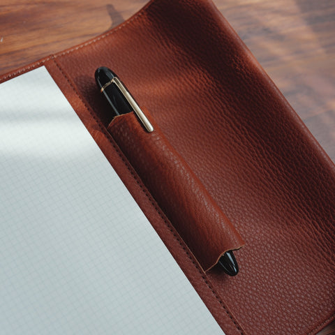 【ペブルヌメ】ペンを持ち歩くシステム手帳　A5サイズ　16mmリング　