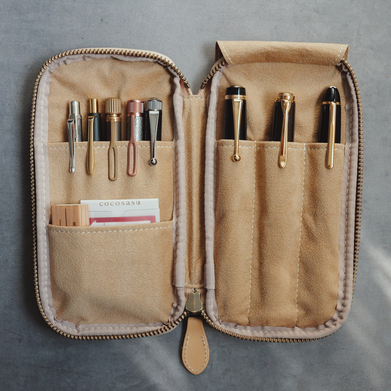 Pebble Nume: Zip Pen Case for Stationery Enthusiasts