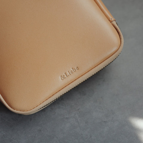 “Every time you open it, your heart flutters” Stationery pouch [Tochigi Leather]