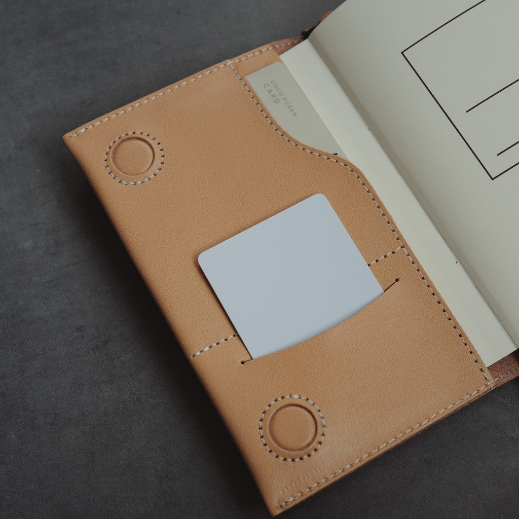 Notebook cover for carrying around a pen A6 size [Tochigi leather]